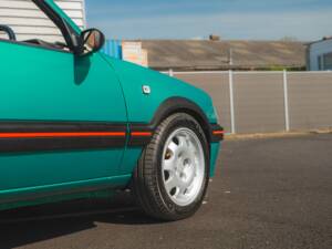 Bild 30/50 von Peugeot 205 GTi 1.9 (1991)