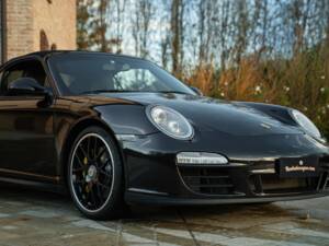 Immagine 33/50 di Porsche 911 Carrera GTS (2011)