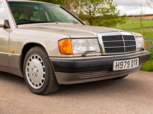 Afbeelding 16/17 van Mercedes-Benz 190 E 2.6 (1991)