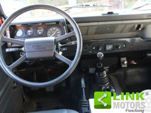 Bild 8/10 von Land Rover Defender 110 (1990)