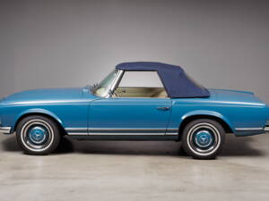 Image 6/38 of Mercedes-Benz 250 SL (1967)