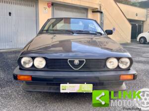 Image 2/10 of Alfa Romeo GTV 2.0 (1981)