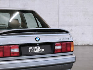 Imagen 11/22 de BMW 325i (1988)