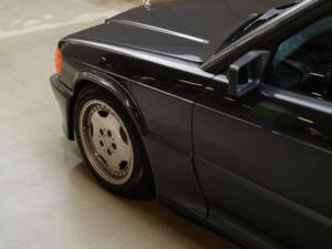 Image 44/83 of Mercedes-Benz 190 E 2.3-16 (1984)