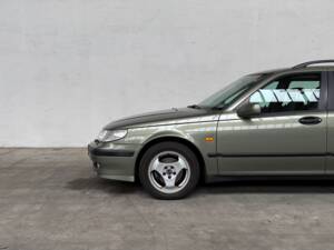 Image 88/103 of Saab 9-5 3.0t SportCombi (1999)