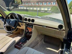 Image 24/51 de Mercedes-Benz 350 SLC (1978)