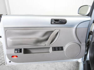 Bild 38/50 von Volkswagen New Beetle 2.0 (2003)