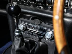 Image 33/43 de Jaguar Type E V12 (1974)
