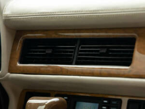 Image 28/50 of Jaguar XJS 6.0 (1993)