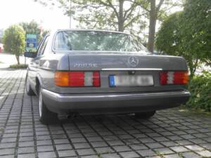 Immagine 2/6 di Mercedes-Benz 260 SE (1991)