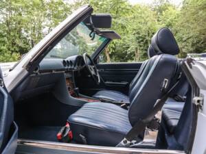 Image 19/43 of Mercedes-Benz 300 SL (1989)