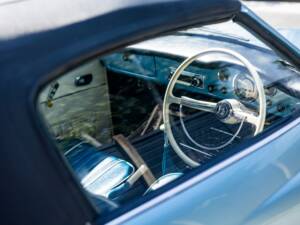 Image 33/50 of Volkswagen Karmann Ghia 1500 (1971)
