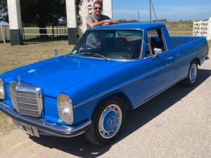 Image 2/31 de Mercedes-Benz 220 D (1972)