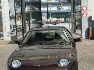Image 21/28 of Porsche 928 S4 (1987)