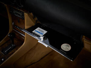 Image 52/89 of Mercedes-Benz 560 SL (1986)