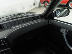 Immagine 17/32 di BMW 635 CSi (1985)