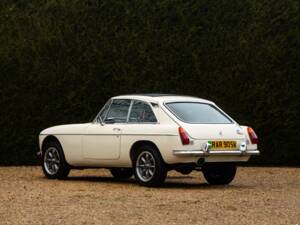 Image 8/24 of MG MGB GT (1980)