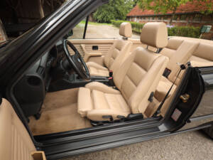 Image 10/83 de BMW 325i (1990)