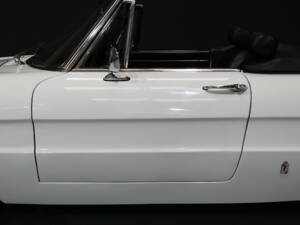 Image 3/9 of Alfa Romeo 1750 Spider (1969)
