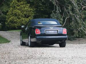 Image 14/31 of Bentley Azure (2007)