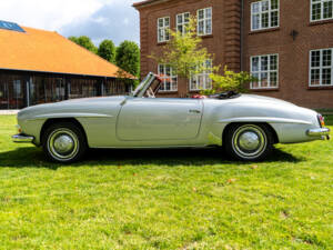 Image 2/30 of Mercedes-Benz 190 SL (1961)