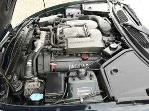 Bild 20/50 von Jaguar XKR (2000)