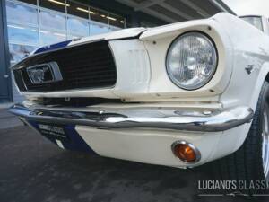 Image 18/74 of Ford Mustang 289 (1966)