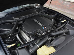 Image 18/24 of BMW Z8 (2001)