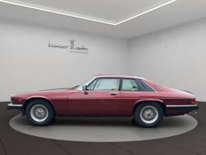 Image 2/22 of Jaguar XJ-S V12 (1990)