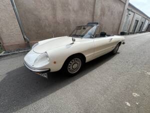 Image 3/63 of Alfa Romeo Spider 1300 Junior (1970)