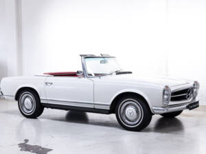 Image 3/29 de Mercedes-Benz 230 SL (1964)