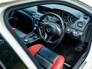 Image 2/50 de Mercedes-Benz C 63 AMG T (2013)