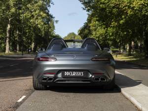Image 6/36 of Mercedes-AMG GT-S (2019)