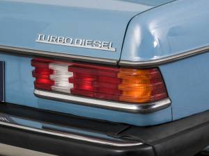Bild 32/50 von Mercedes-Benz 300 D Turbodiesel (1982)