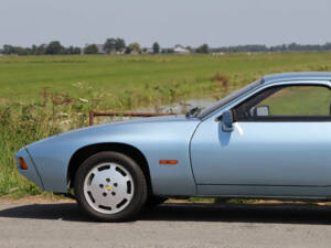 Image 31/42 de Porsche 928 (1979)