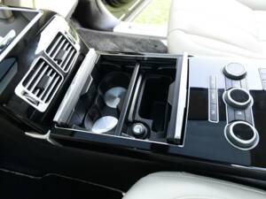 Bild 41/50 von Land Rover Range Rover Autobiography SDV8 (2017)