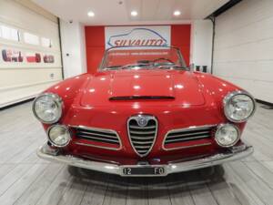 Image 2/15 of Alfa Romeo 2600 Spider (1966)