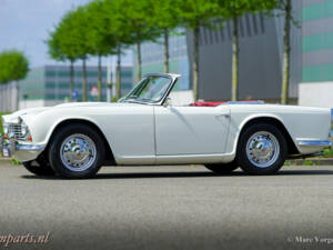 Image 18/31 of Triumph TR 4A (1966)