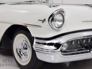 Image 7/50 of Oldsmobile Super 88 Convertible (1957)