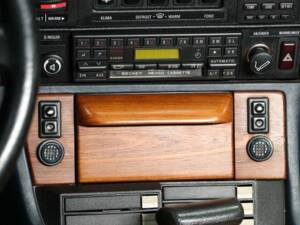 Image 16/30 of BMW 735i (1985)