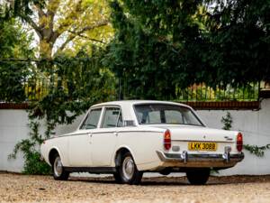 Image 13/40 of Ford Consul Corsair (1964)