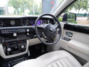 Image 8/21 of Rolls-Royce Phantom VII (2009)