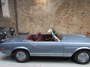 Bild 2/26 von Mercedes-Benz 280 SL (1969)