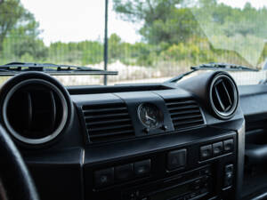 Image 22/50 of Land Rover Defender 90 TD4 (2007)