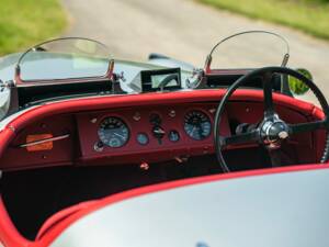 Image 35/50 de Jaguar XK 120 OTS (1951)