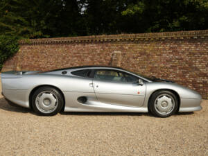 Bild 15/50 von Jaguar XJ 220 (1994)