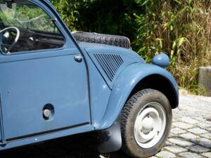 Image 19/43 of Citroën 2 CV Sahara 4x4 (1964)