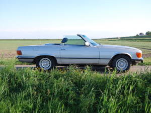 Image 27/87 of Mercedes-Benz 280 SL (1982)