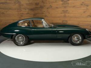 Image 11/19 of Jaguar E-Type (1969)