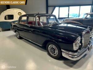 Image 3/20 of Mercedes-Benz 220 S b (1963)